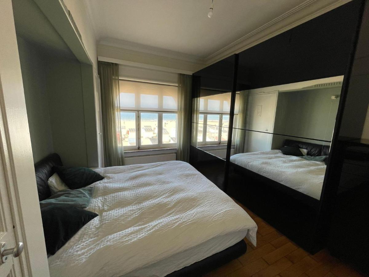 Uniek Appartement Op De Zeedijk Met Parking Ostenda Zewnętrze zdjęcie
